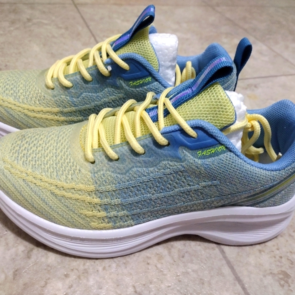 Women's sneakers